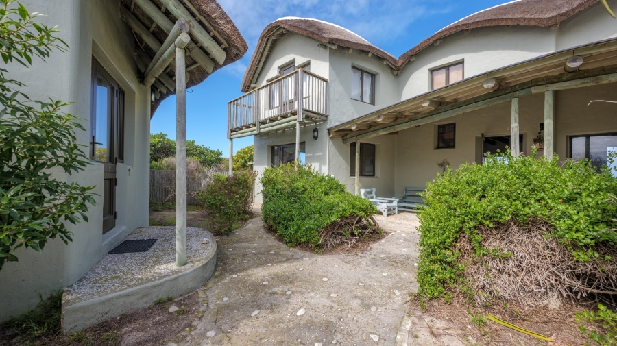 6 Bedroom Property for Sale in Suiderstrand Western Cape